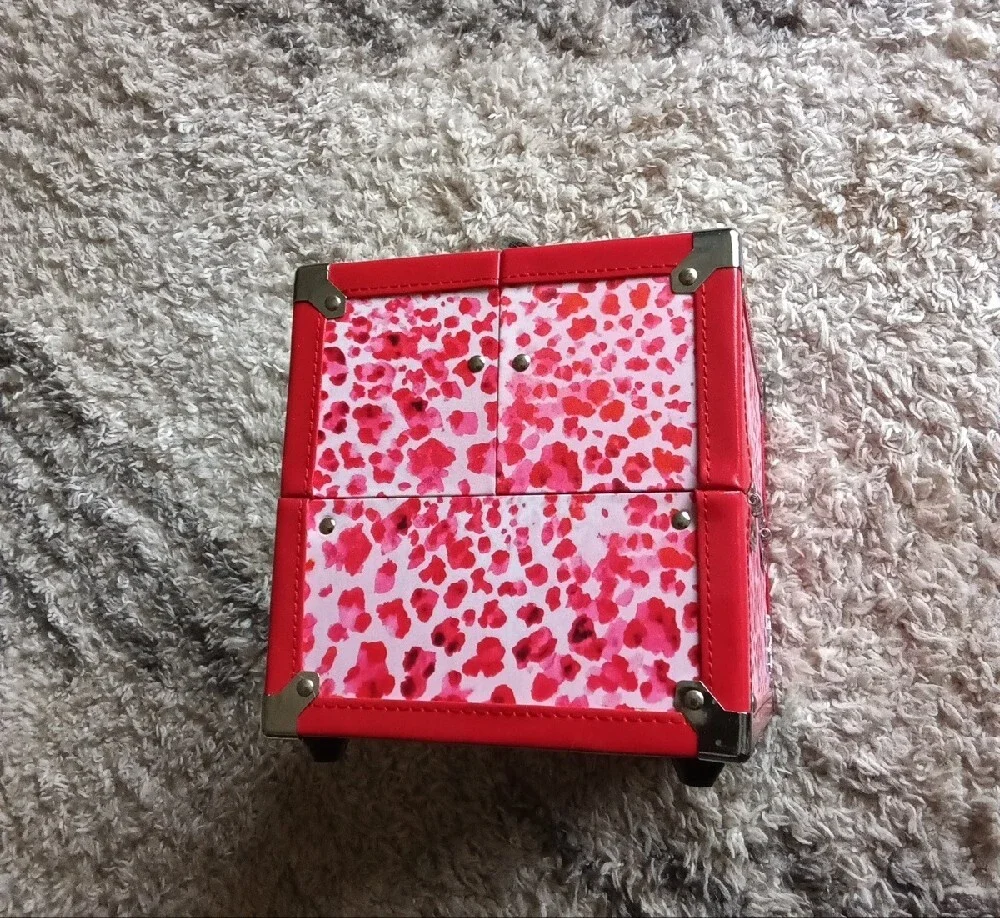 Caboodles NWOT Pink Leopard Print Jewelry Case with Silver Hardware